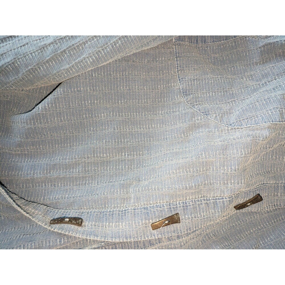 Button down - Picture 2 of 5
